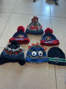 Winter hats x6