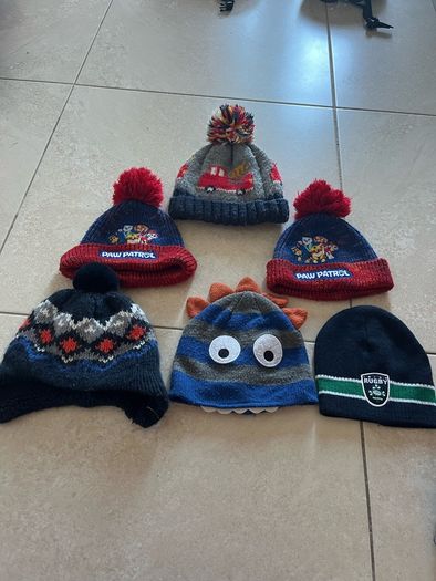 Winter hats x6