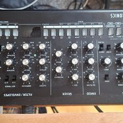 Roland Boutique SE 02 Analog Synthesizer