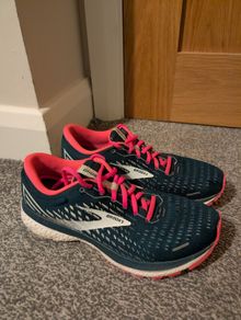 Brooks ghost running shoes size 7