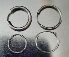 4vsilver earrings