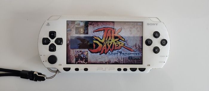 PSP 1004 White Modded 2 Batteries Original OSTENT new 64gb original charger