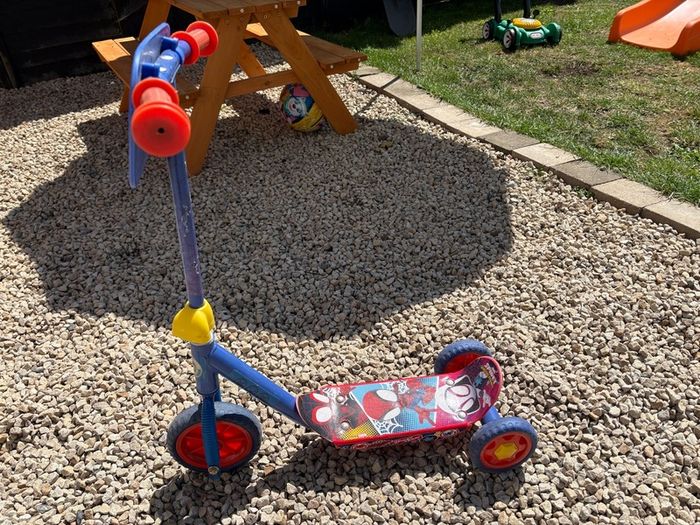 Spiderman scooter