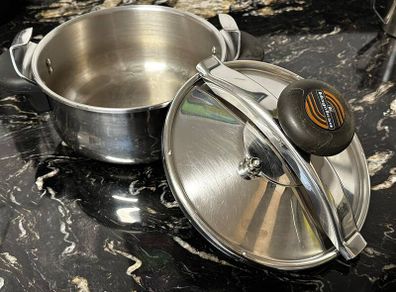 Stainless Steel Pressure Cooker (gas or vitro only)