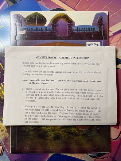 The Munsters Family House Cardboard Assembly Model Kit Petits Filous Yoplait 1995 Brand New