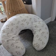 breastfeeding pillow