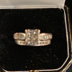 Engagment ring and wedding band