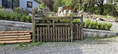 Two Pairs of Timber Gates Swept Top, Picket Style Durrow, Loais