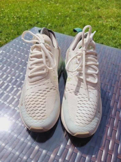 Nike  Air 270