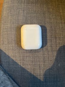 Apple AirPod 2nd generation. Case + left EarPod.