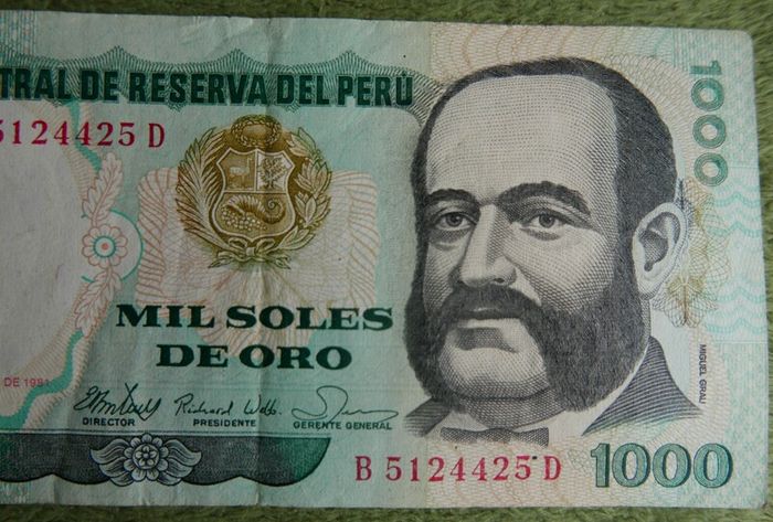 Variety of 10 Different Foreign Banknotes most of Peru