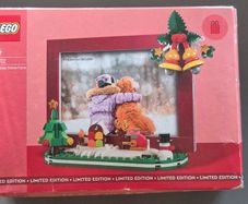 LEGO 40702 Christmas Picture Frame Limited Edition - Open Box / Sealed Bags Inside.