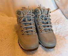 Helly Hansen The Forester Boots size 3 1/2