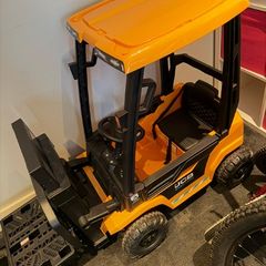Ride on JCB forklift