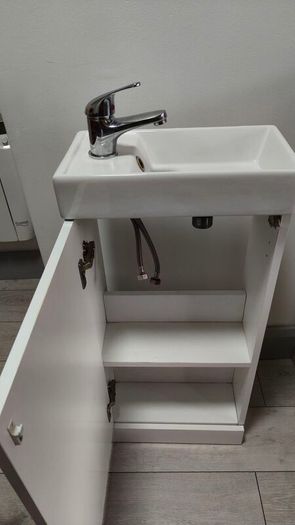Bathroom sink