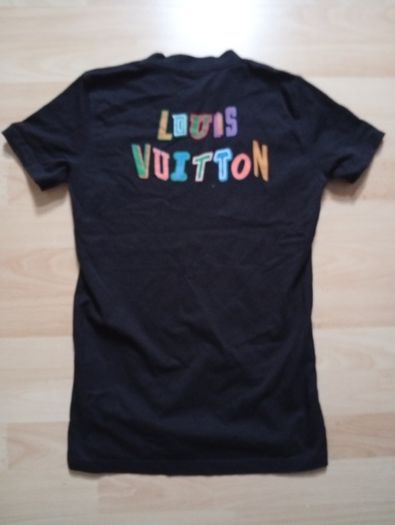 LV T-shirt ((kids Age 10-11yrs Immaculate))