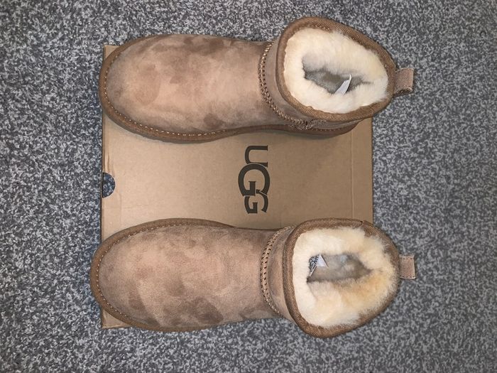 UGG Classic Mini II