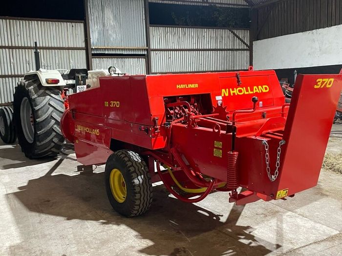 New Holland 370