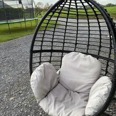 egg chair