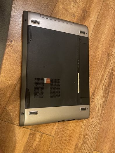 Dell Vostro 3560 for parts/ repair