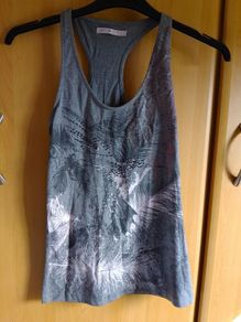 Only grey and white tank top. Size M.