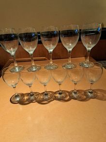 (NEW!) x11 Wine Glasses