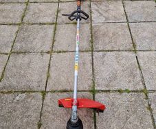 Mower land grass trimmer.