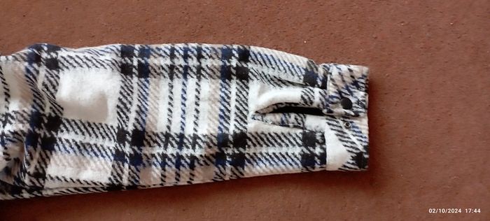 Checkered zip-up jacket with hood