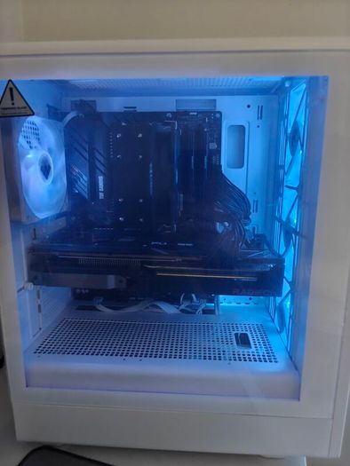 High-end gaming PC - Sapphire Pulse RX 6800 XT 16GB | Ryzen 5 5600x | 32GB DDR4 3200MHz RAM | 512GB NVMe SSD