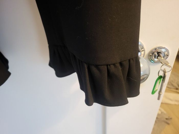 friill leg trousers