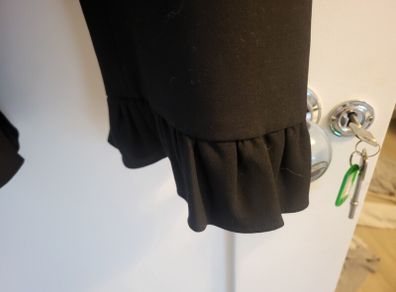 friill leg trousers