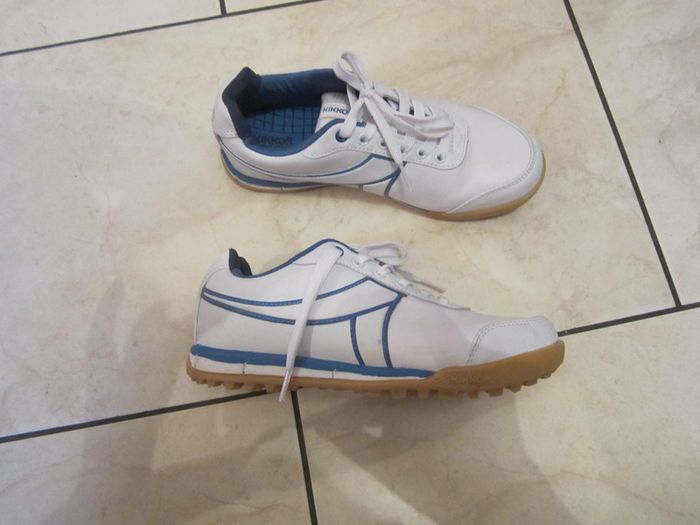 KIKKOR  size 3.5   ladies
