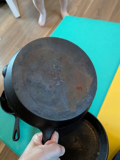Cast iron pans x3