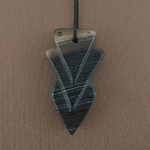 Vintage Natural Pattern Eyes Agate Arrow Shape Pendant Amulet