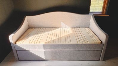Day bed , single bed