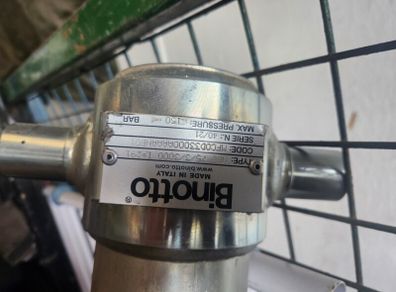 hydraulic ram