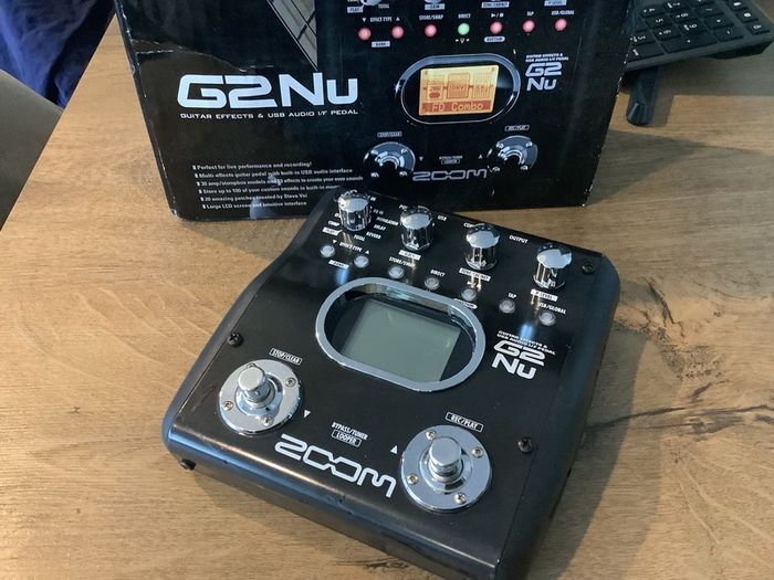 Zoom G2Nu digital multi-effects guitar processor pedal