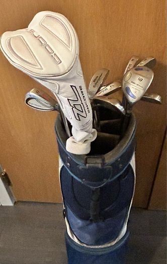 Full beginner golf set Titleist and Wilson with bag and golf balls
