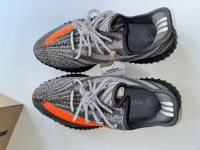 Yeezy Boost 350 V2 Carbon Beluga 10.5UK