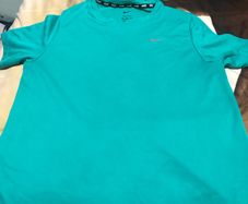 Boys nike top size XL
