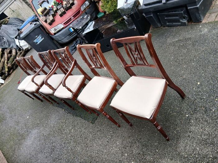Exquisite table