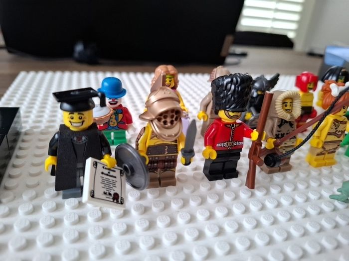 lego complete set of series 5 CMFs
