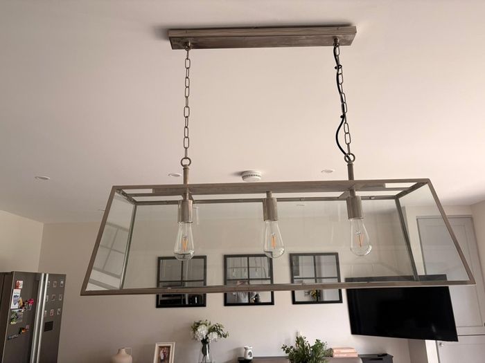 Pendant light