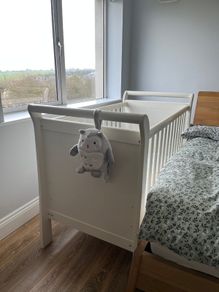 Beautiful Mamas Papas Cot Bed with Mattress in Excellent Condition