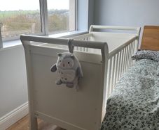 Beautiful Mamas Papas Cot Bed with Mattress in Excellent Condition
