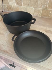 cast iron pot