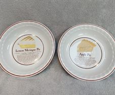 Vintage (80s) ceramic Pair of pie dishes
