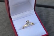 Vintage 9ct Gold Claddagh Ring