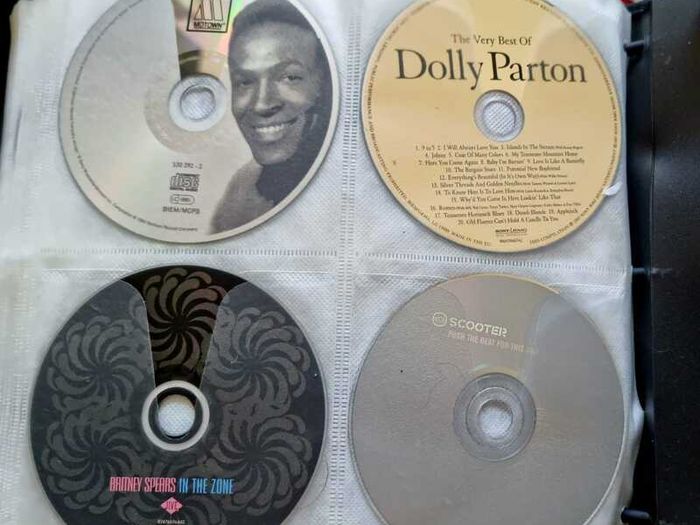 160 CD + Case. All CD's in perfect playable condition.