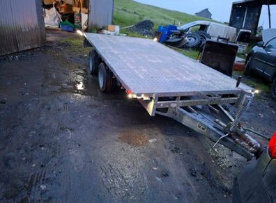 126.6 Ivor williams flat bed trailer